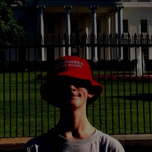 Meet your Posher, Hunter